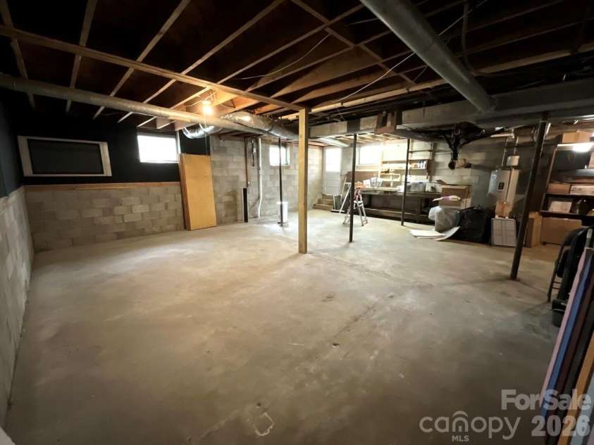 520 Carole Lane, Charlotte, NC 28214.  MLS# CAR4360769, YatesRealty ID 11470. 