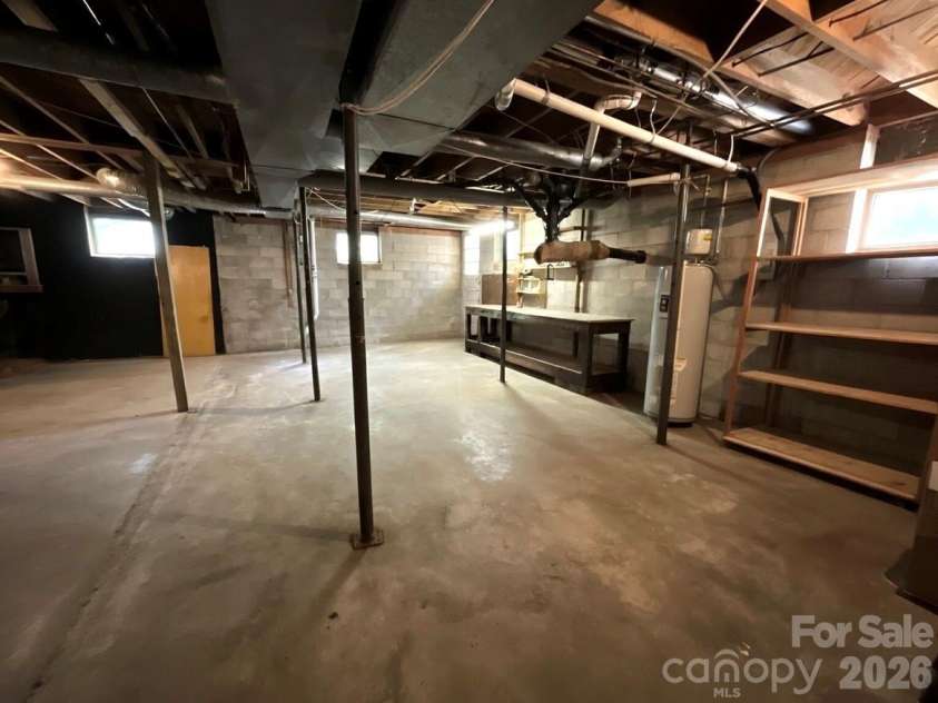 520 Carole Lane, Charlotte, NC 28214.  MLS# CAR4360769, YatesRealty ID 11470. 