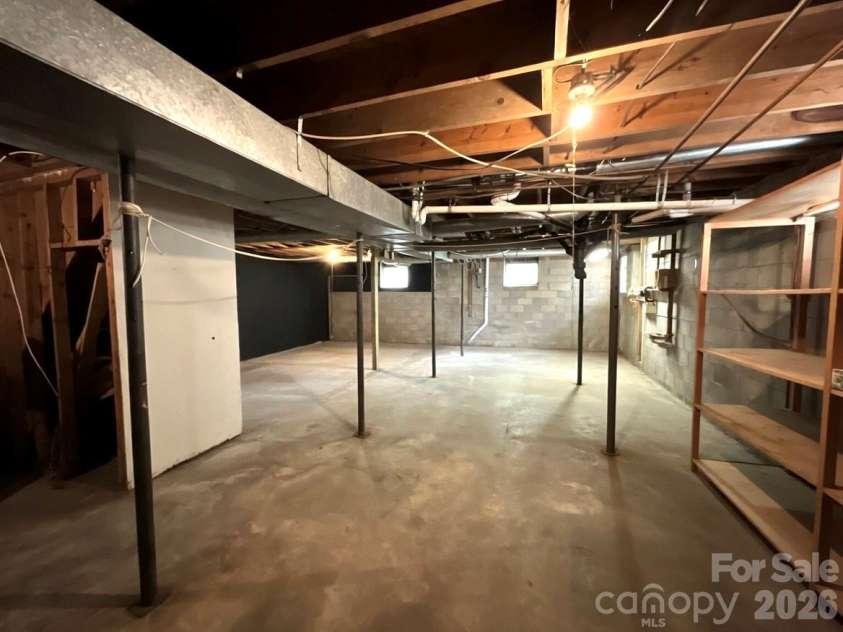 520 Carole Lane, Charlotte, NC 28214.  MLS# CAR4360769, YatesRealty ID 11470. 