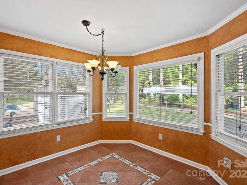 836 Meadowlark Drive, Rock Hill, SC 29732.  MLS# CAR4250285, YatesRealty ID 11471. Breakfast nook