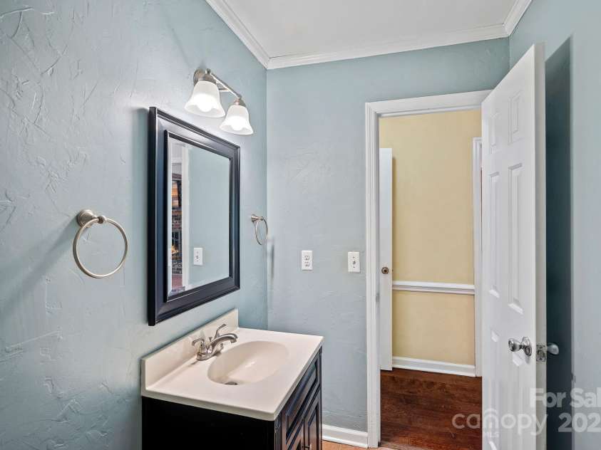 836 Meadowlark Drive, Rock Hill, SC 29732.  MLS# CAR4250285, YatesRealty ID 11471. Half bath on main