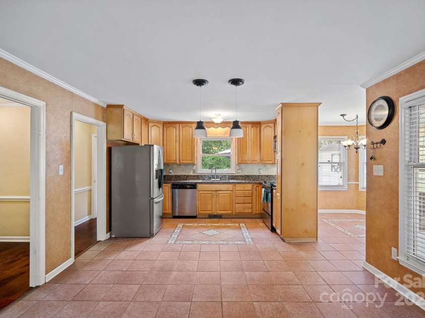 836 Meadowlark Drive, Rock Hill, SC 29732.  MLS# CAR4250285, YatesRealty ID 11471. Kitchen