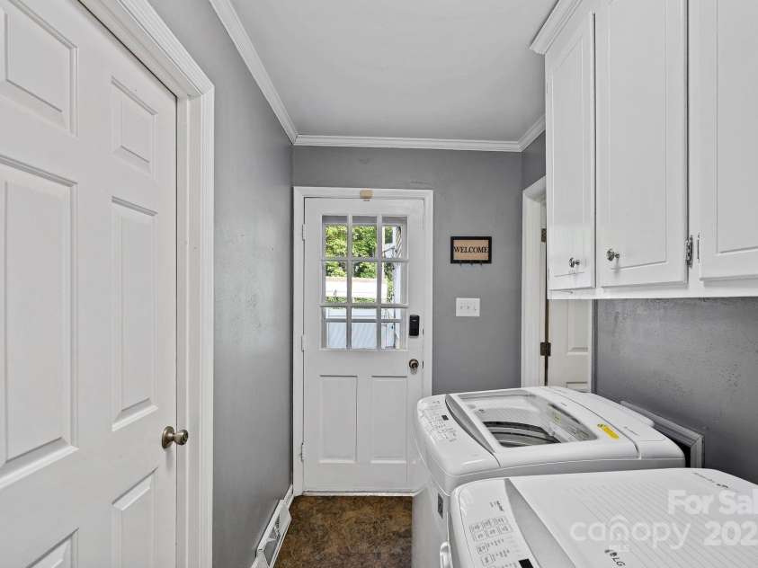 836 Meadowlark Drive, Rock Hill, SC 29732.  MLS# CAR4250285, YatesRealty ID 11471. Laundry on main