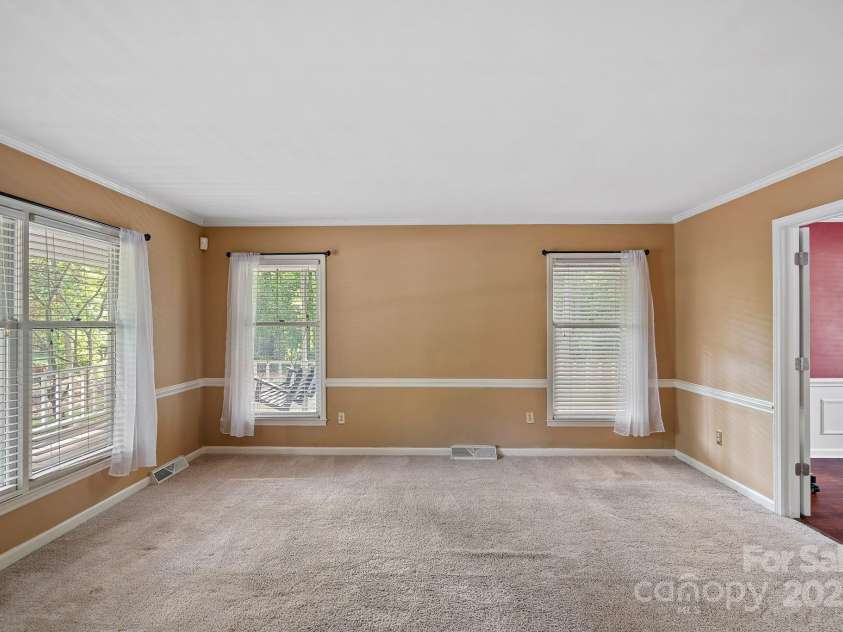 836 Meadowlark Drive, Rock Hill, SC 29732.  MLS# CAR4250285, YatesRealty ID 11471. Living Room