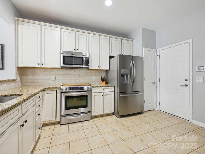 15643 Canmore Street, Charlotte, NC 28277.  MLS# CAR4243855, YatesRealty ID 11472. 