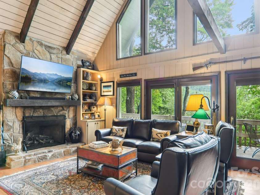 19 High Terrain Drive, Burnsville, NC 28714.  MLS# CAR4292029, YatesRealty ID 11472. 