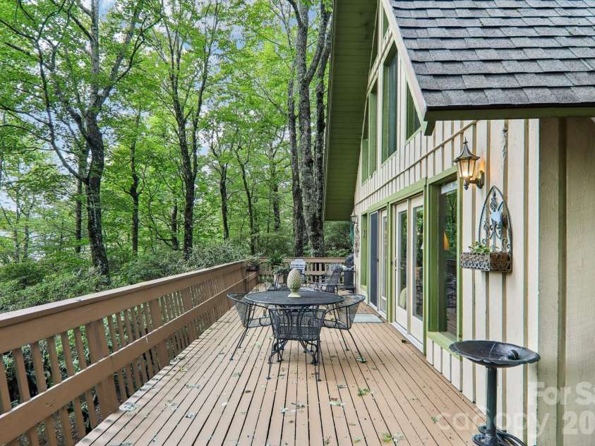 19 High Terrain Drive, Burnsville, NC 28714.  MLS# CAR4292029, YatesRealty ID 11472. 