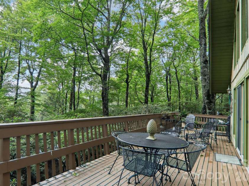 19 High Terrain Drive, Burnsville, NC 28714.  MLS# CAR4292029, YatesRealty ID 11472. 