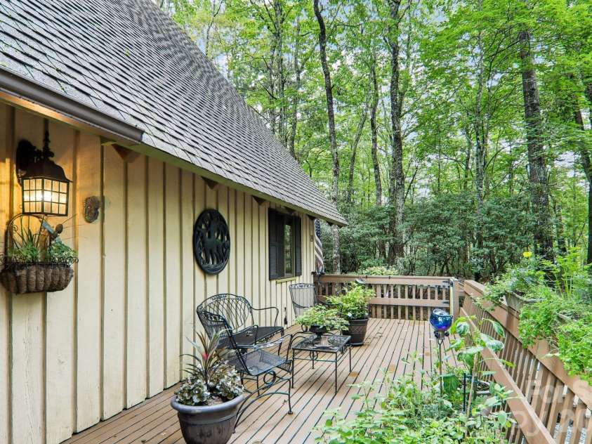 19 High Terrain Drive, Burnsville, NC 28714.  MLS# CAR4292029, YatesRealty ID 11472. 