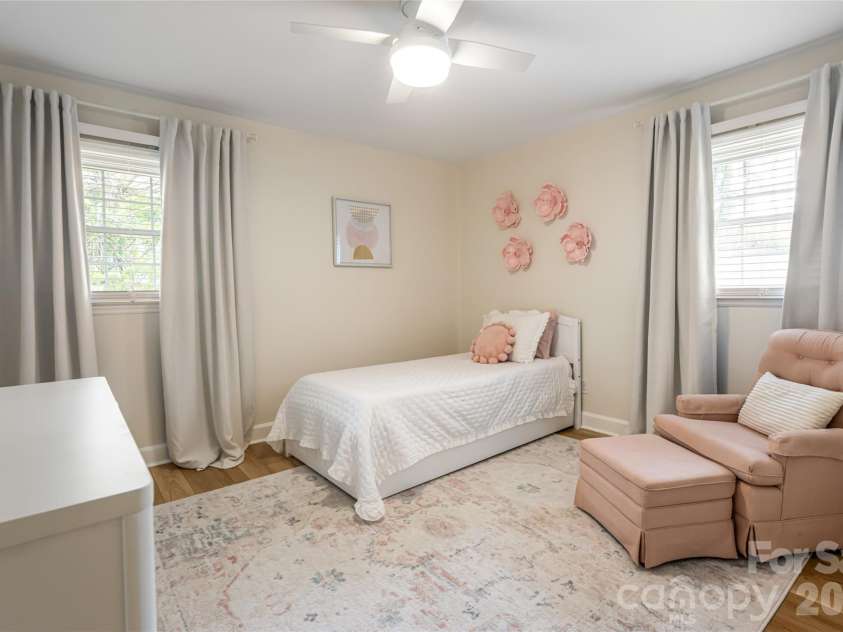 20 Pinehurst Road, Asheville, NC 28805.  MLS# CAR4365209, YatesRealty ID 11473. Guest bathroom 3