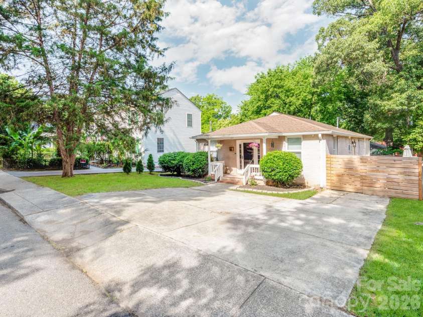 1817 Rush Wind Drive, Charlotte, NC 28206.  MLS# CAR4354080, YatesRealty ID 11474. 