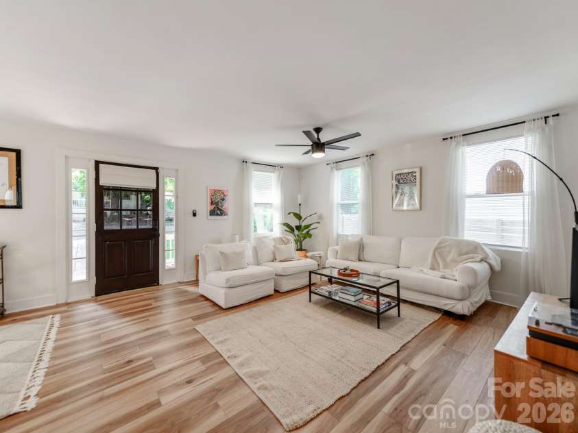 1817 Rush Wind Drive, Charlotte, NC 28206.  MLS# CAR4354080, YatesRealty ID 11474. 