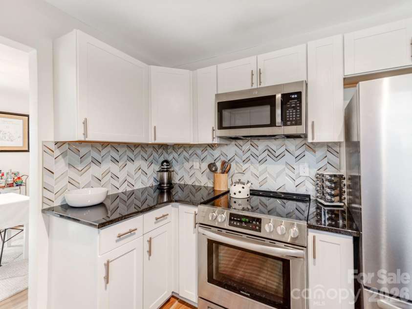 1817 Rush Wind Drive, Charlotte, NC 28206.  MLS# CAR4354080, YatesRealty ID 11474. 