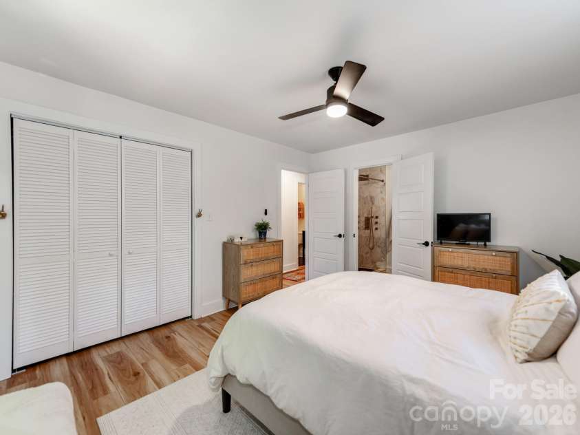 1817 Rush Wind Drive, Charlotte, NC 28206.  MLS# CAR4354080, YatesRealty ID 11474. 