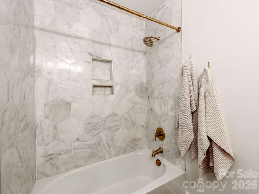 1817 Rush Wind Drive, Charlotte, NC 28206.  MLS# CAR4354080, YatesRealty ID 11474. 