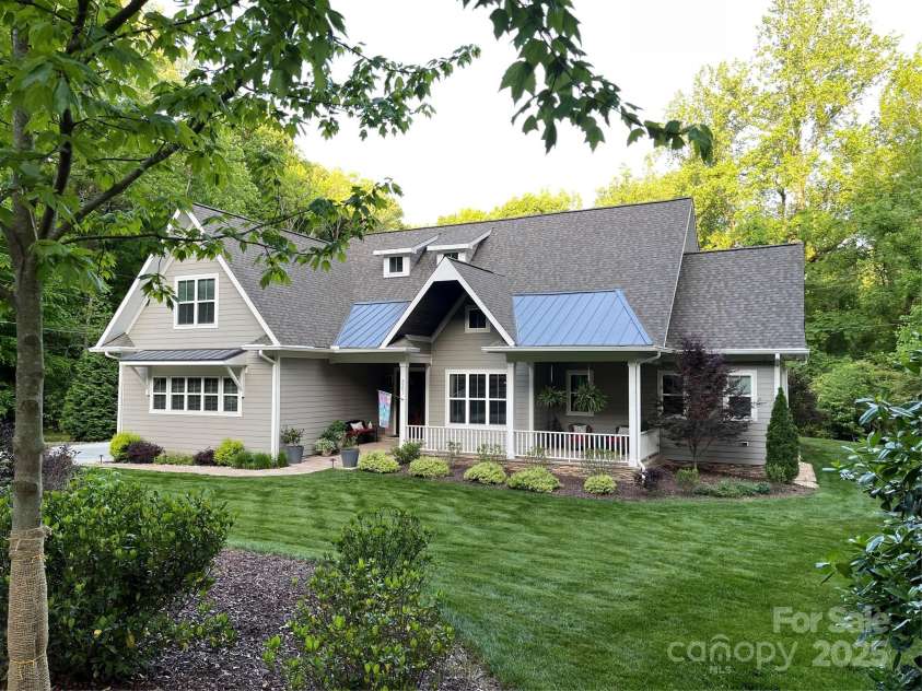 3201 Johnny Cake Lane, Charlotte, NC 28226.  MLS# CAR4255321, YatesRealty ID 11475. 