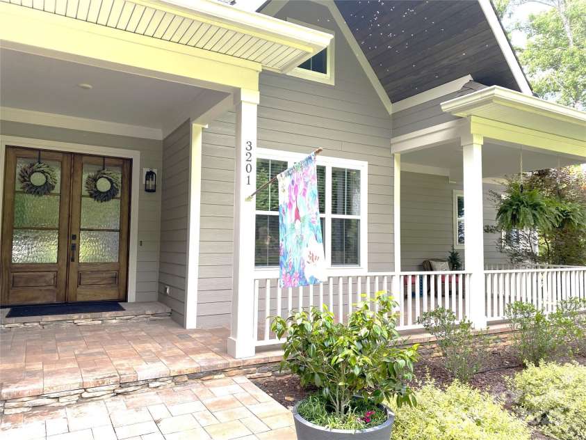 3201 Johnny Cake Lane, Charlotte, NC 28226.  MLS# CAR4255321, YatesRealty ID 11475. 