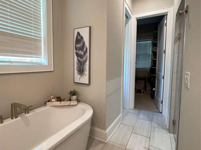 3201 Johnny Cake Lane, Charlotte, NC 28226.  MLS# CAR4255321, YatesRealty ID 11475. 