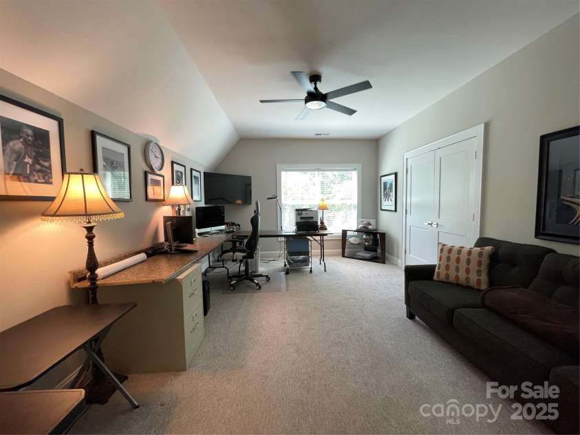 3201 Johnny Cake Lane, Charlotte, NC 28226.  MLS# CAR4255321, YatesRealty ID 11475. 