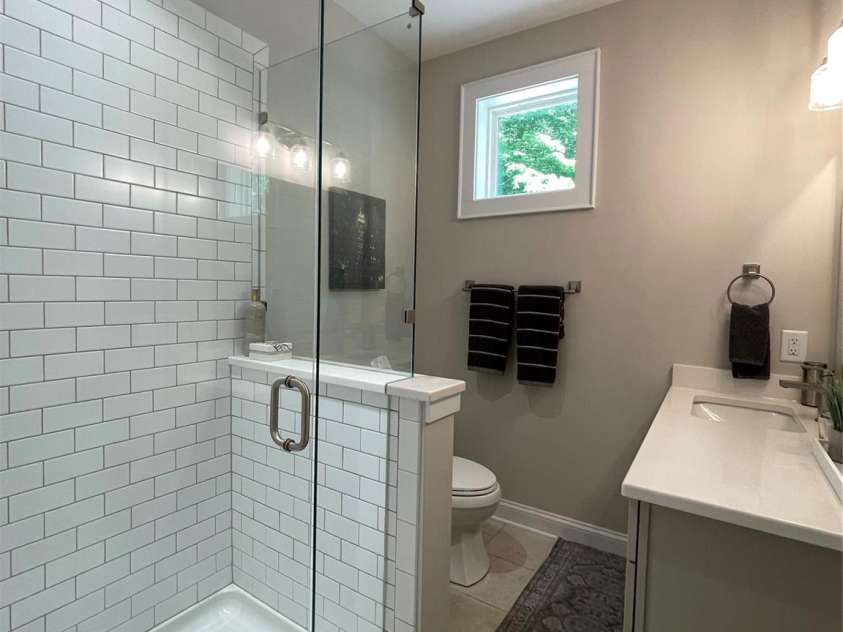 3201 Johnny Cake Lane, Charlotte, NC 28226.  MLS# CAR4255321, YatesRealty ID 11475. 