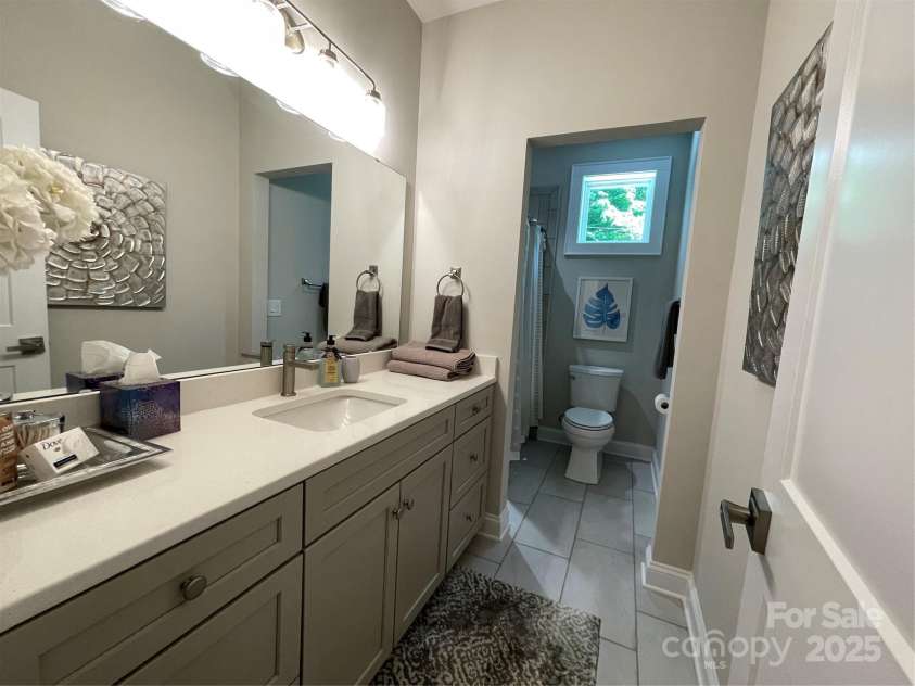 3201 Johnny Cake Lane, Charlotte, NC 28226.  MLS# CAR4255321, YatesRealty ID 11475. 