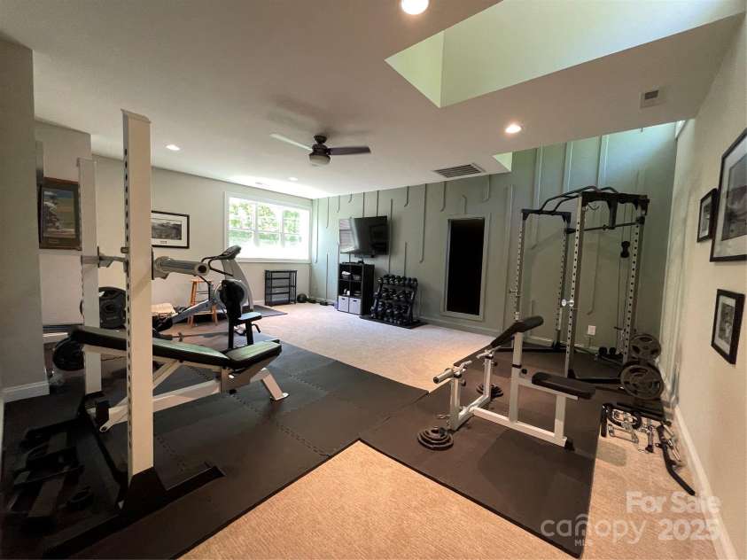 3201 Johnny Cake Lane, Charlotte, NC 28226.  MLS# CAR4255321, YatesRealty ID 11475. 