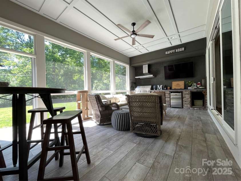 3201 Johnny Cake Lane, Charlotte, NC 28226.  MLS# CAR4255321, YatesRealty ID 11475. 