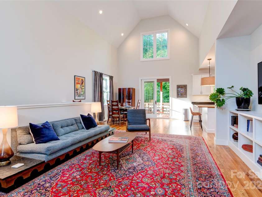 12 Waverly Road, Asheville, NC 28803.  MLS# CAR4256160, YatesRealty ID 11477. 