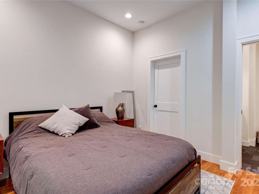 12 Waverly Road, Asheville, NC 28803.  MLS# CAR4256160, YatesRealty ID 11477. BR 2