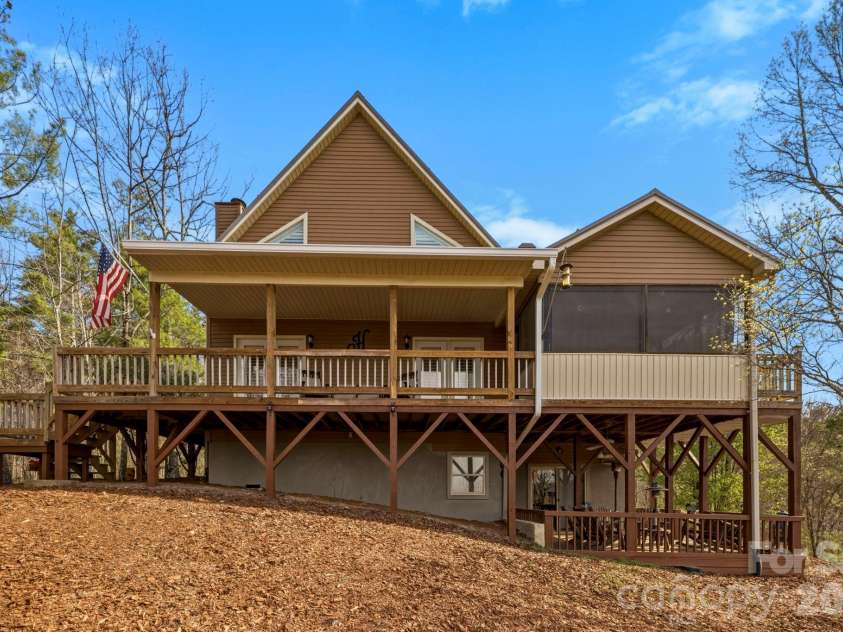 1489 Round Mountain Road, Brevard, NC 28712.  MLS# CAR4360365, YatesRealty ID 11477. 