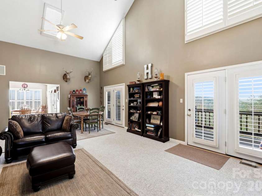 1489 Round Mountain Road, Brevard, NC 28712.  MLS# CAR4360365, YatesRealty ID 11477. 