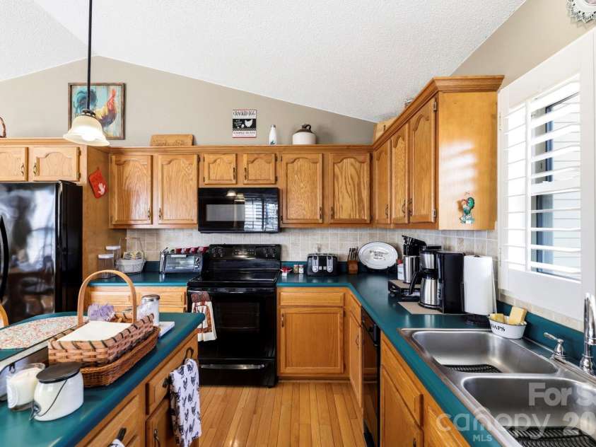 1489 Round Mountain Road, Brevard, NC 28712.  MLS# CAR4360365, YatesRealty ID 11477. 