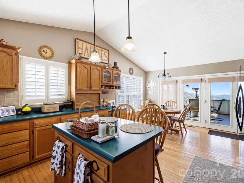 1489 Round Mountain Road, Brevard, NC 28712.  MLS# CAR4360365, YatesRealty ID 11477. 