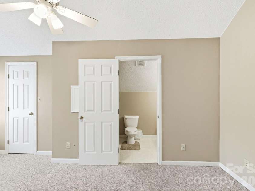 1489 Round Mountain Road, Brevard, NC 28712.  MLS# CAR4360365, YatesRealty ID 11477. 
