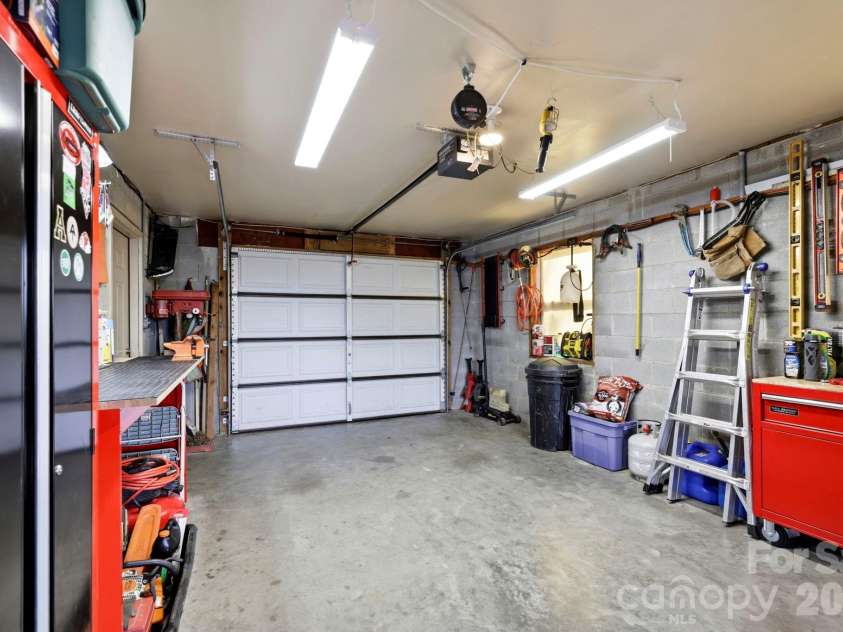 1489 Round Mountain Road, Brevard, NC 28712.  MLS# CAR4360365, YatesRealty ID 11477. 