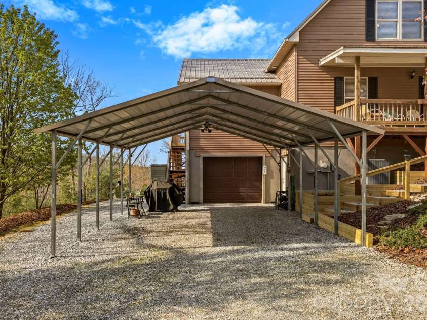 1489 Round Mountain Road, Brevard, NC 28712.  MLS# CAR4360365, YatesRealty ID 11477. 