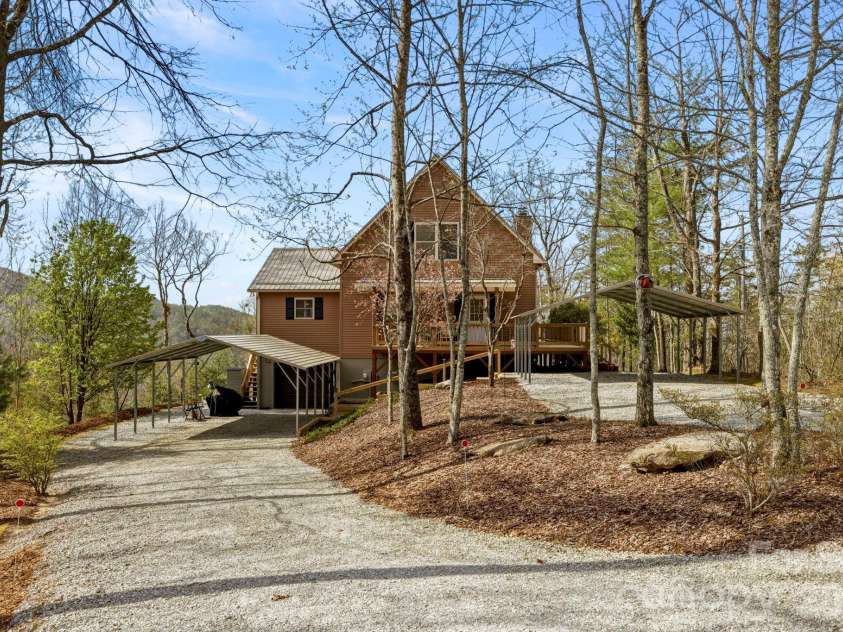 1489 Round Mountain Road, Brevard, NC 28712.  MLS# CAR4360365, YatesRealty ID 11477. 