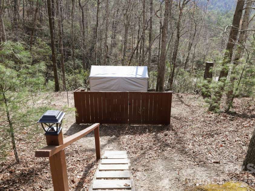 1489 Round Mountain Road, Brevard, NC 28712.  MLS# CAR4360365, YatesRealty ID 11477. 
