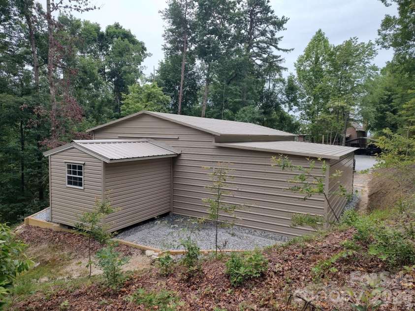 1489 Round Mountain Road, Brevard, NC 28712.  MLS# CAR4360365, YatesRealty ID 11477. 