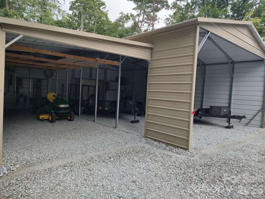 1489 Round Mountain Road, Brevard, NC 28712.  MLS# CAR4360365, YatesRealty ID 11477. 