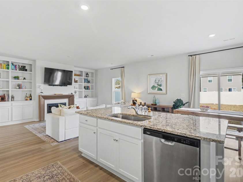 2215 Transatlantic Avenue, Charlotte, NC 28215.  MLS# CAR4349079, YatesRealty ID 11478. 