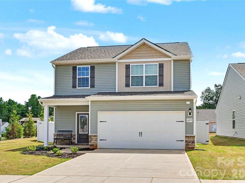 2215 Transatlantic Avenue, Charlotte, NC 28215.  MLS# CAR4349079, YatesRealty ID 11478. 