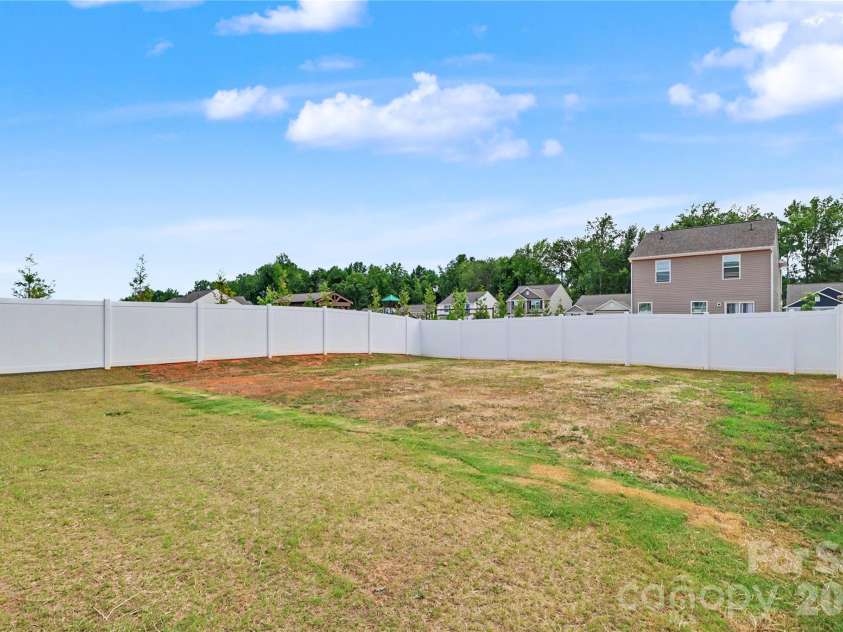 2215 Transatlantic Avenue, Charlotte, NC 28215.  MLS# CAR4349079, YatesRealty ID 11478. 
