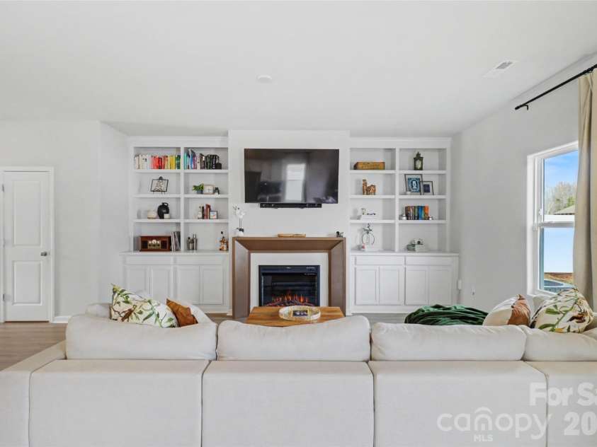 2215 Transatlantic Avenue, Charlotte, NC 28215.  MLS# CAR4349079, YatesRealty ID 11478. Electric fireplace