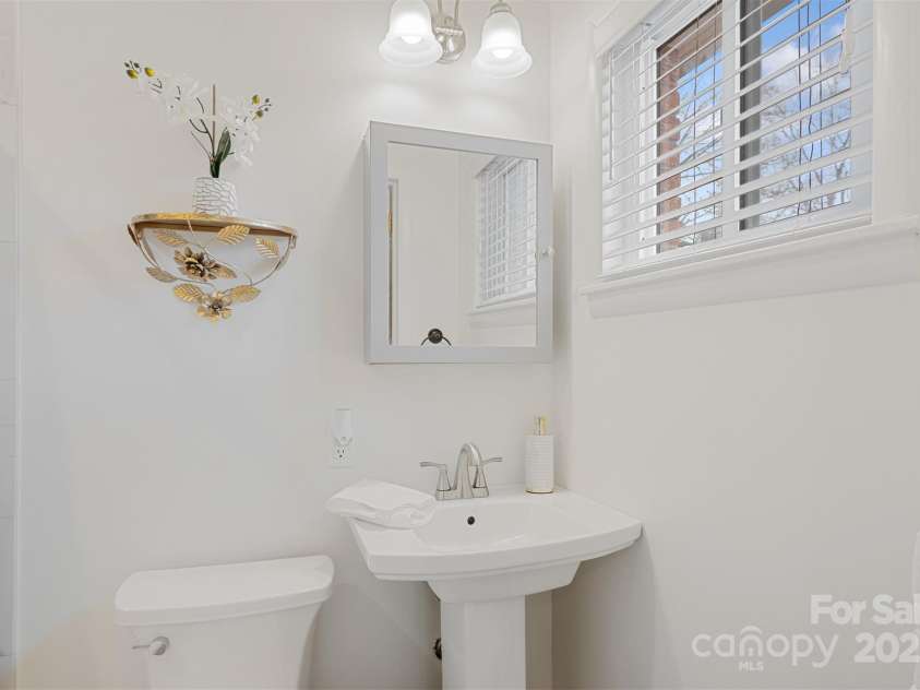 663 14th Avenue, Hickory, NC 28601.  MLS# CAR4206584, YatesRealty ID 1148. 