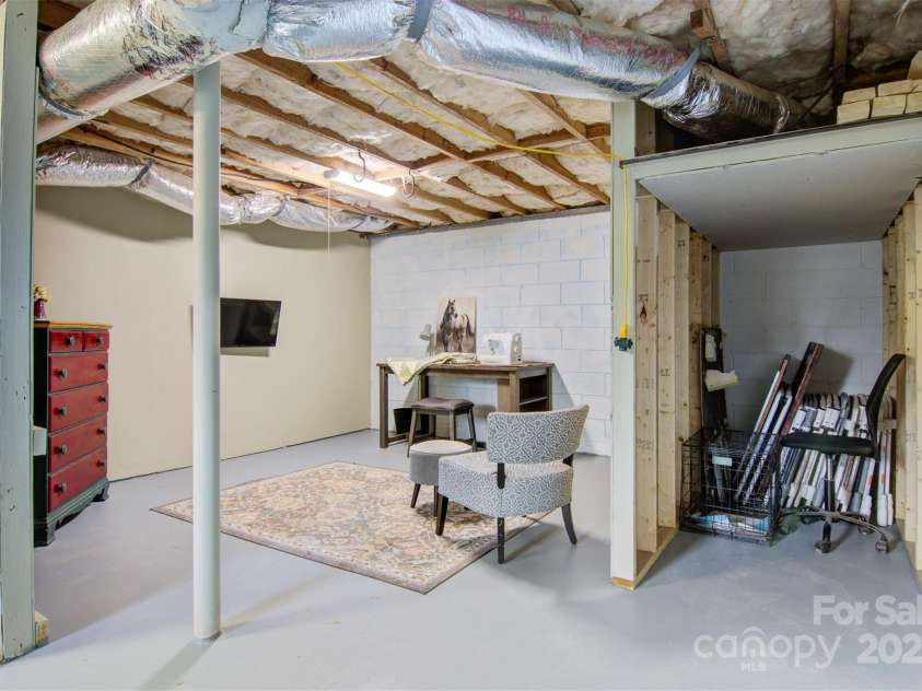 663 14th Avenue, Hickory, NC 28601.  MLS# CAR4206584, YatesRealty ID 1148. 