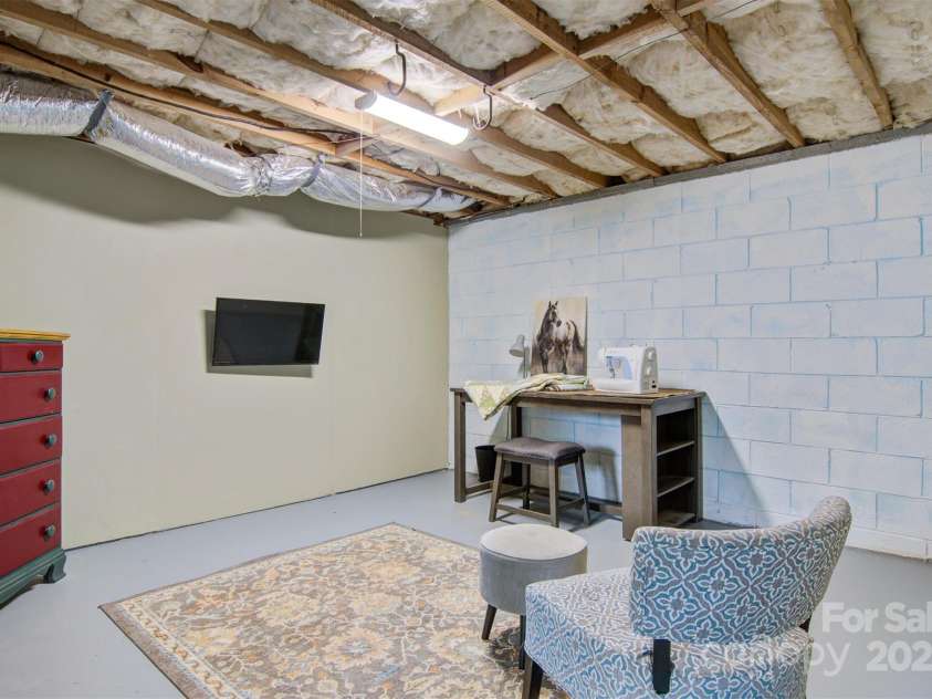 663 14th Avenue, Hickory, NC 28601.  MLS# CAR4206584, YatesRealty ID 1148. 