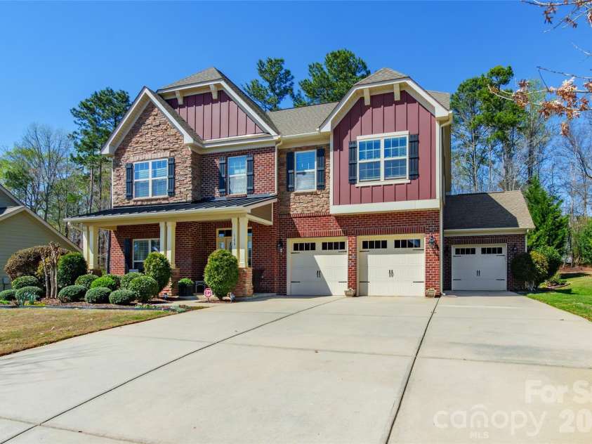 188 Halifax Drive, Fort Mill, SC 29707.  MLS# CAR4359792, YatesRealty ID 11480. 3 car garage 