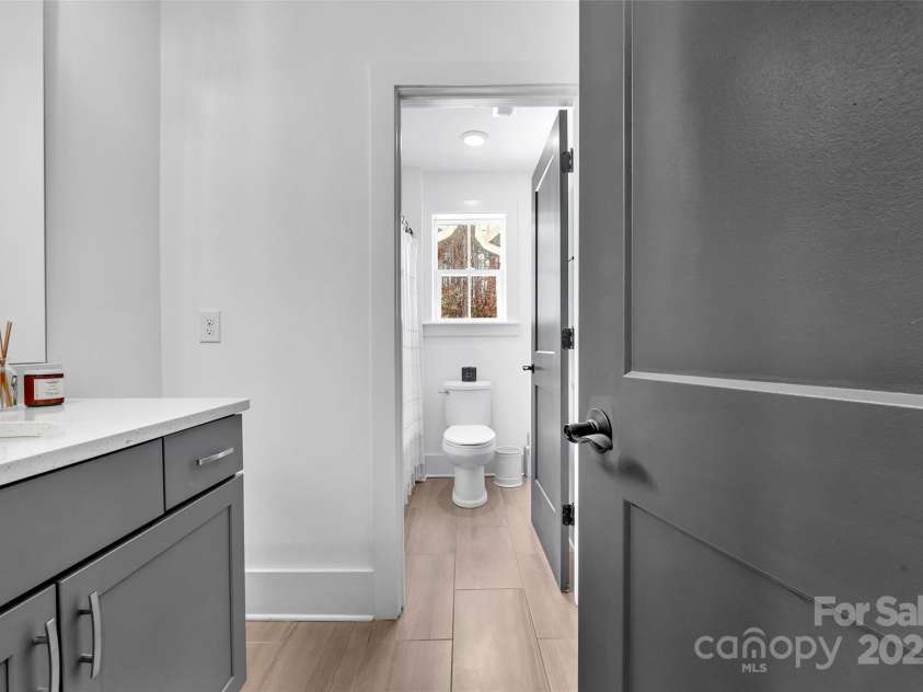 8136 Energy Lane, Catawba, NC 28609.  MLS# CAR4250901, YatesRealty ID 11480. Guest bath