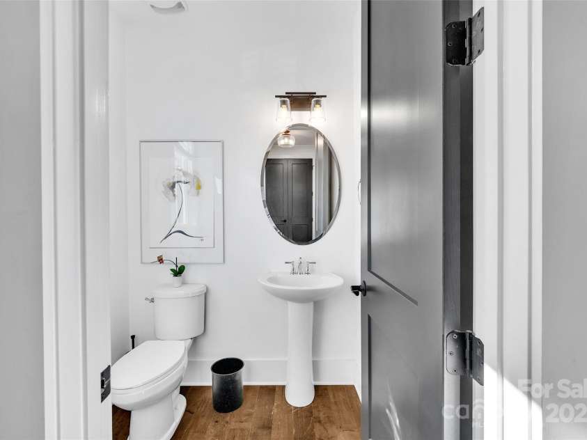 8136 Energy Lane, Catawba, NC 28609.  MLS# CAR4250901, YatesRealty ID 11480. Half bath